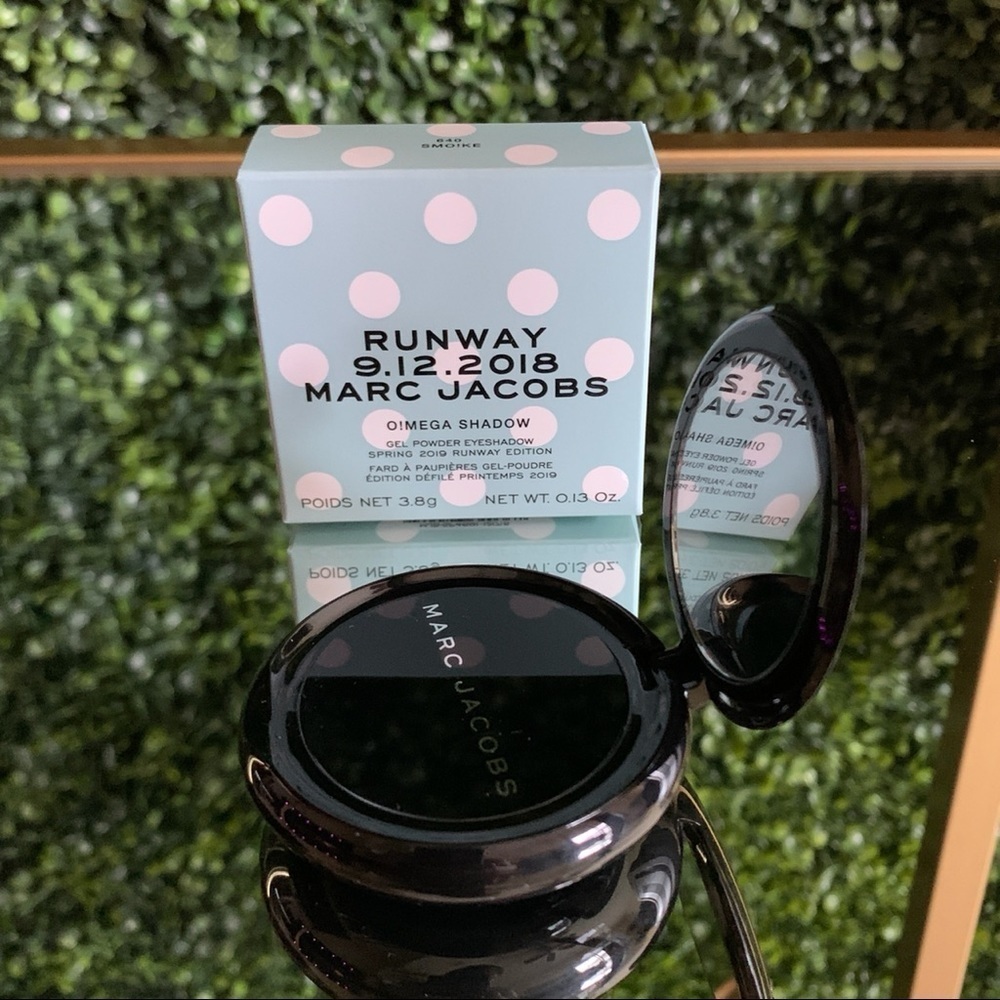 Marc Jacobs SMOKE Runway OMega Eyeshadow | NEW | Smo!ke O!Mega #640 | Price FIRM - Picture 11 of 15